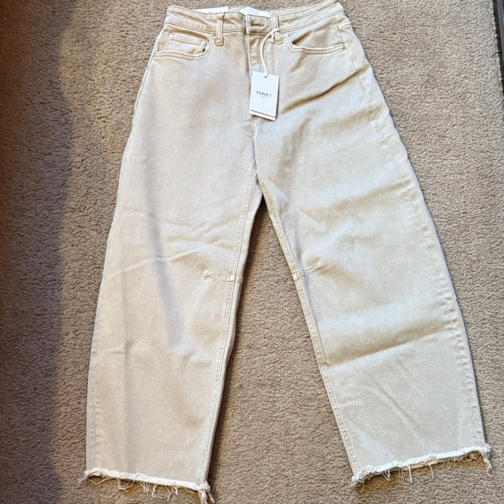 Vero Moda Women's Beige Cropped Jeans